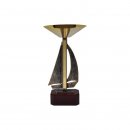 Award-Cup H=320mm mit Figur Segeln auf Holzsockel, Gravur...