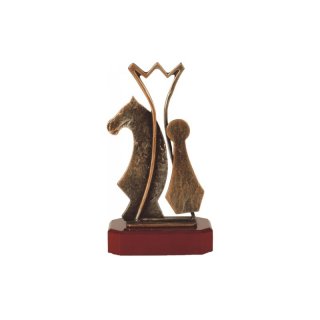 Figur Pokal Trophe Schach auf Mahagoni Lok Holzsockel, incl einer Textgravur