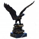 Figur Felsen Adler bronziert 40 cm