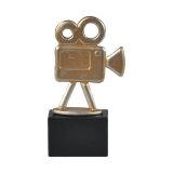 Figur Filmkamera auf Holzsockel H=18,5 cm