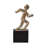 Figur Laufen auf Holzsockel H=19,5 cm