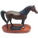 Figur Pferd Porzellan auf Holzsockel  BESWICK ENGLAND 18cm