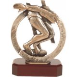 Figur Pokal Trophe  Schwimm auf Holzsockel in...