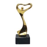 Pokal Figur Person goldfarben 24 cm