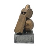 Resinfigur Schiedsrichterpfeife mit Ball H.18 cm