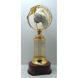 Trophe Globe H=35cm Sonderpreis 95,80?<