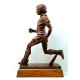 Figur Fussballspieler Bronziert Glnzend H=350mm auf Eichenenholzsockel
