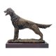 Resinfigur Setter auf Holzsockel 28cm