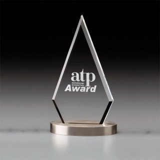 Acrylaward Metal Pyramid in 3 Gren erhltlich
