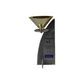Award-Cup H=215mm auf Holzsackel, Gravur im Preis enthalten.