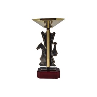 Award-Cup H=360mm mit Figur Schach auf Holzsackel, Gravur im Preis enthalten.