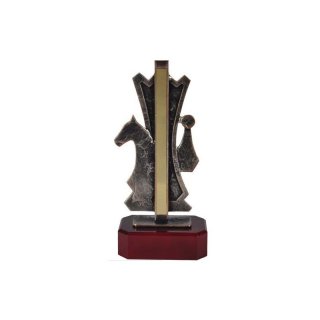 Figur  Schach auf Holzsockel H=290mm, Gravur im Preis enthalten.