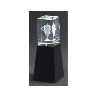 Kristallquader Cup mit schwarzem Sockel