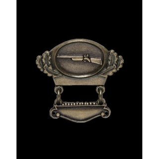 Leistungsabzeichen mit Gravurspange 32 mm,  bronzefarbig, mit Sicherheitsnadel